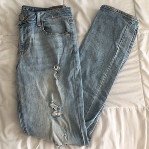 NEW American Eagle Light Wash Distressed Jeans